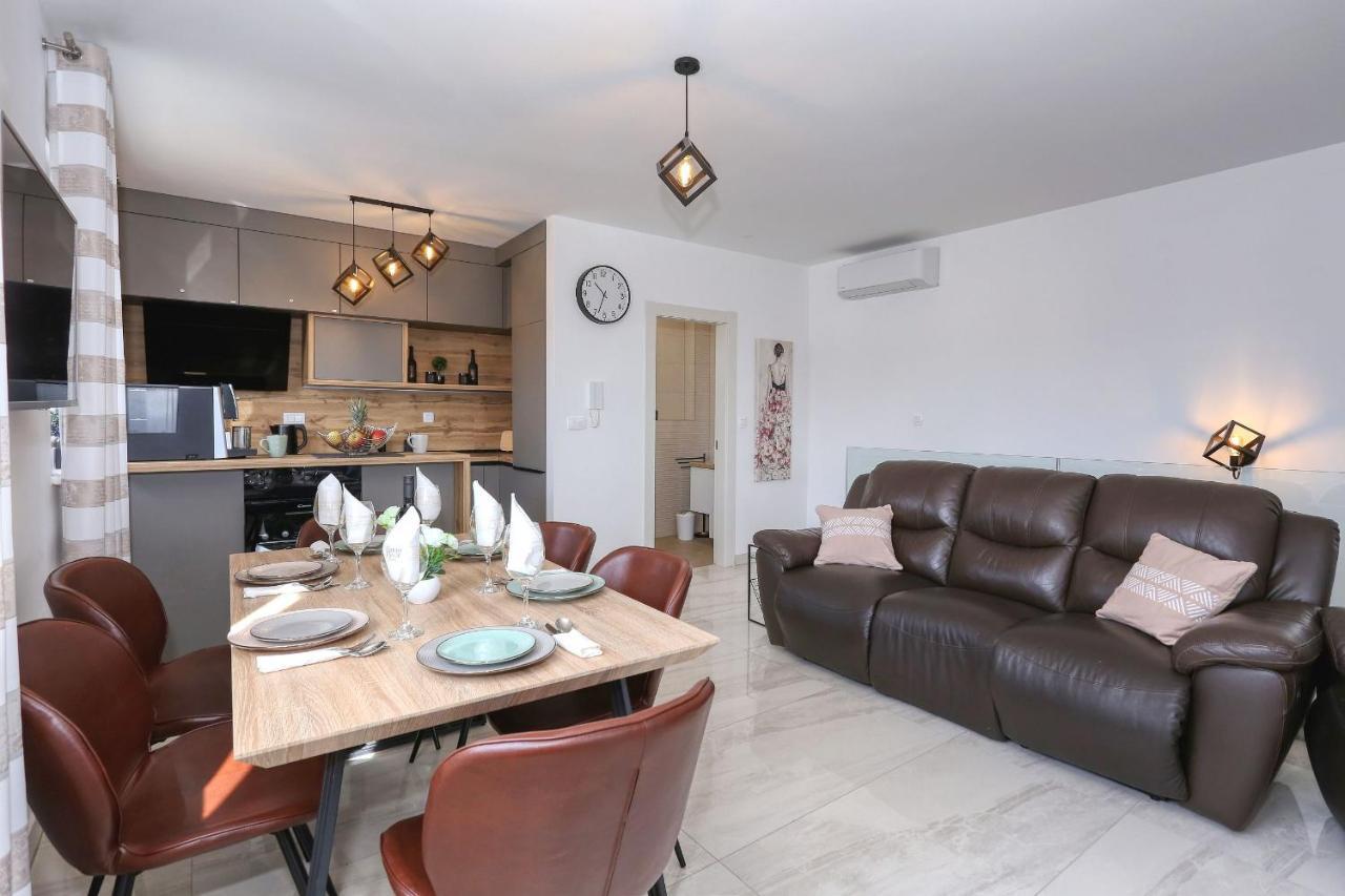 Luxury Apartment Isabell Zaton  Eksteriør billede