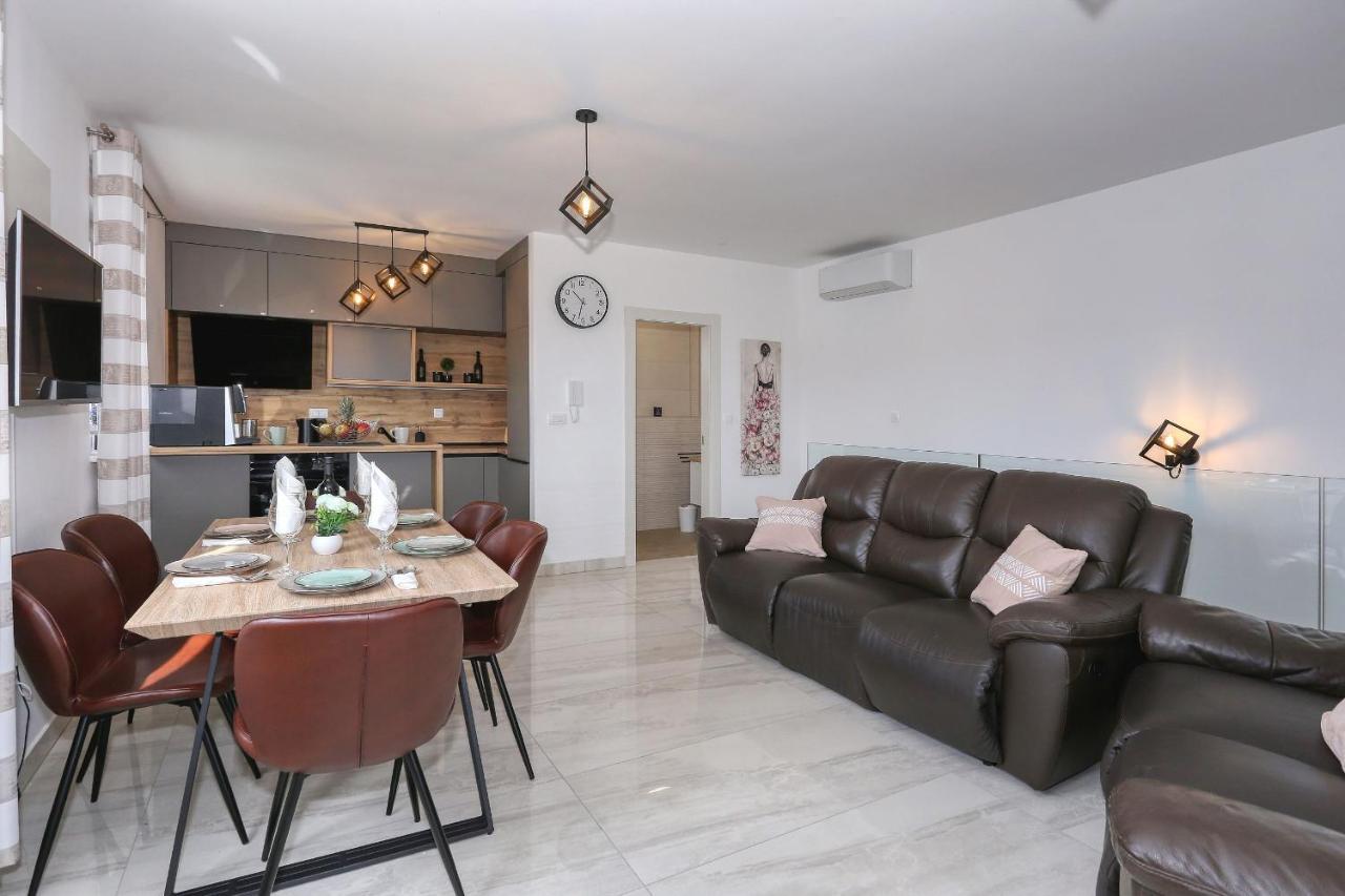 Luxury Apartment Isabell Zaton  Eksteriør billede
